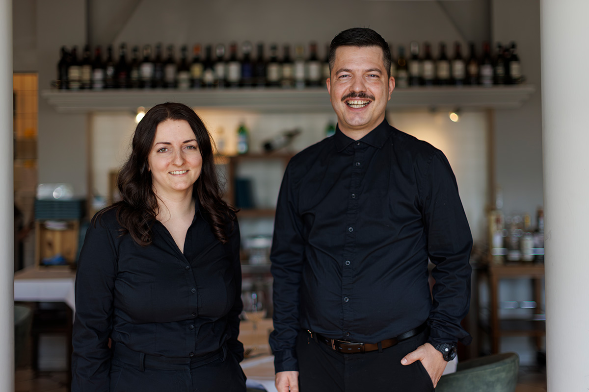 Yvonne und Asamat, Betriebsleitung im Ristorante Mercato, Kloten, achesa Group